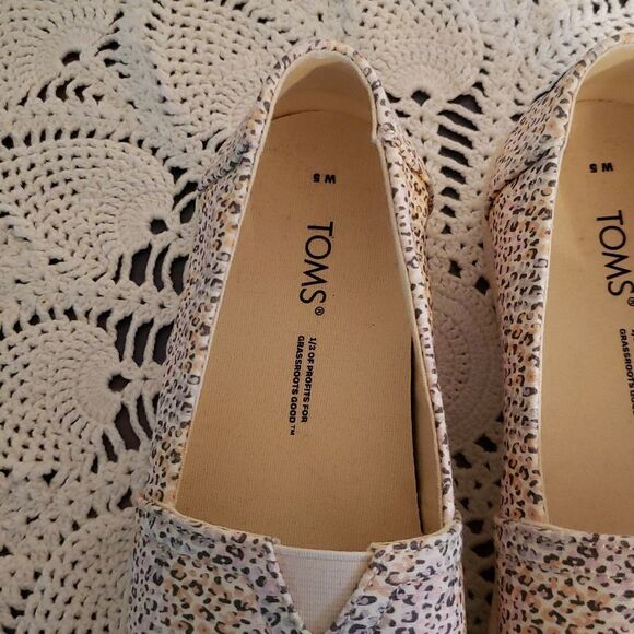 NWOT Toms Animal Print Slip-On Casual Shoes Sz 5 - Picture 4 of 7